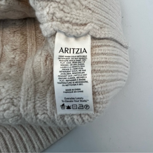 Aritzia Cream Untethered Heavy Wool Cable Knit Cardigan Size 1 Large - Picture 8 of 9